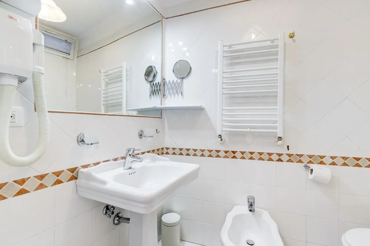 Trevi Fountain Modern Apartment Rome Italy