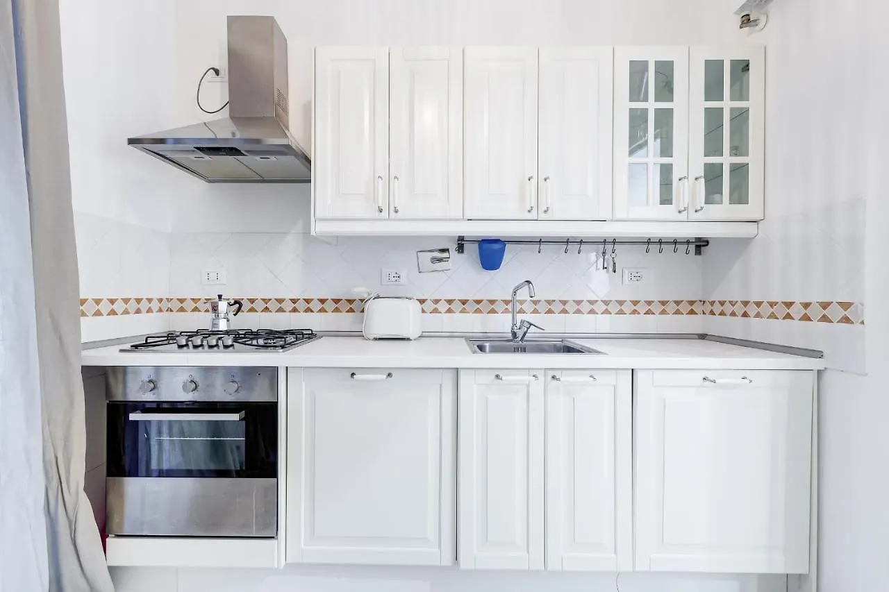 Trevi Fountain Modern Apartment Rome