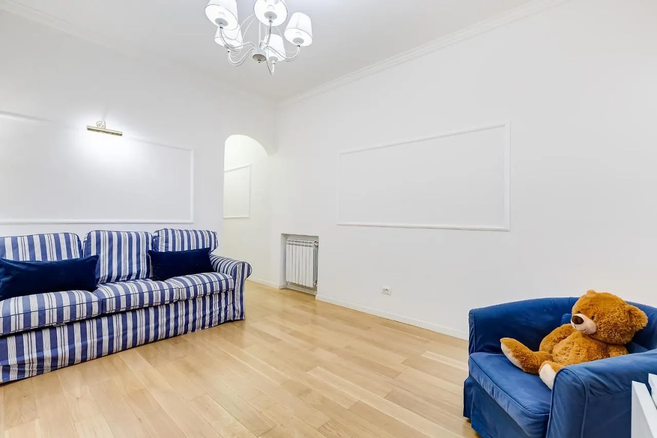 Trevi Fountain Modern Apartment Rome Italy