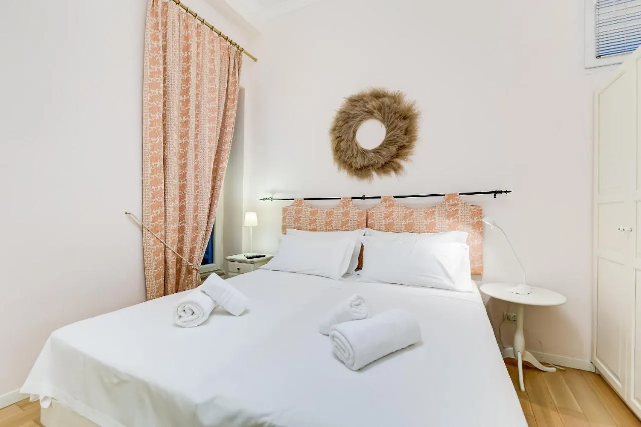 Trevi Fountain Modern Apartment Rome Italy