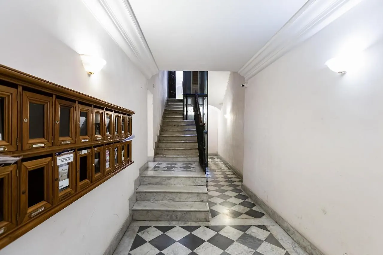 Trevi Fountain Modern Apartment Rome Italy
