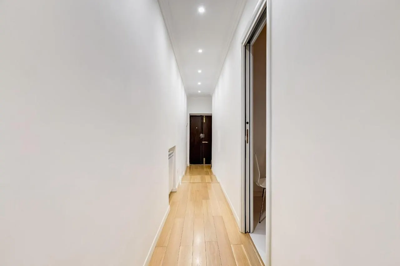Trevi Fountain Modern Apartment Rome