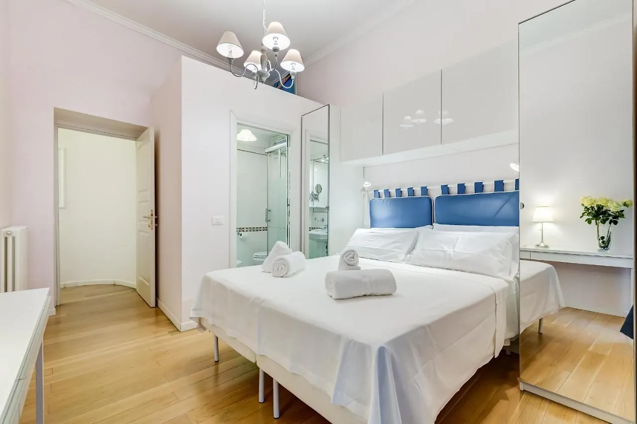Trevi Fountain Modern Apartment Rome Italy