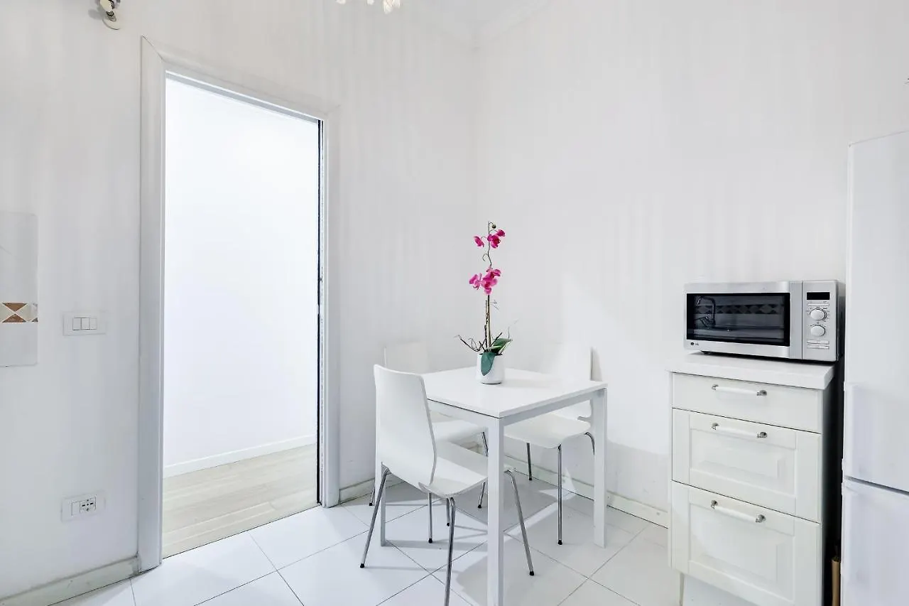 Trevi Fountain Modern Apartment Rome
