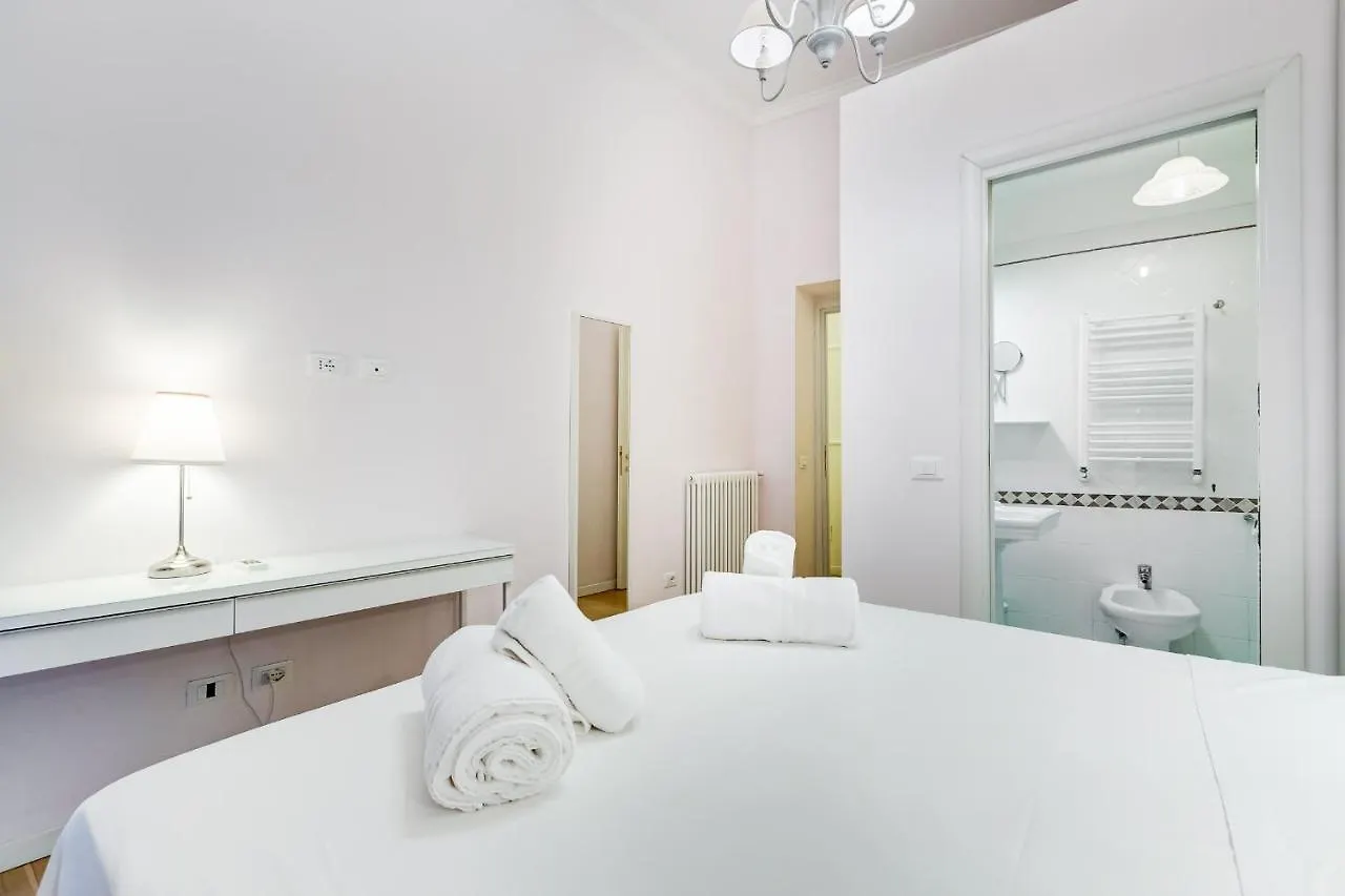 Trevi Fountain Modern Apartment 로마